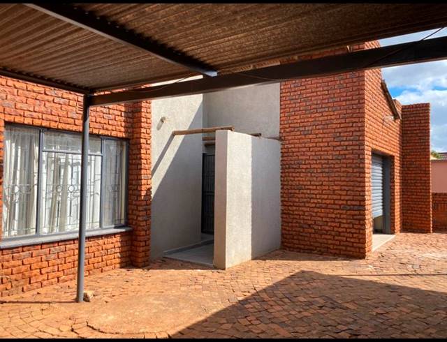 1 BEDROOM PROPERTY TO RENT IN MAHWELERENG